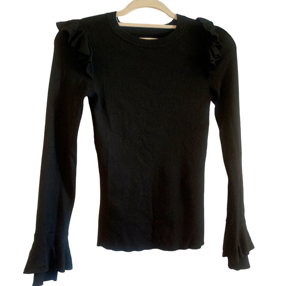 Alice + Olivia Black flutter sleeve top in black size small